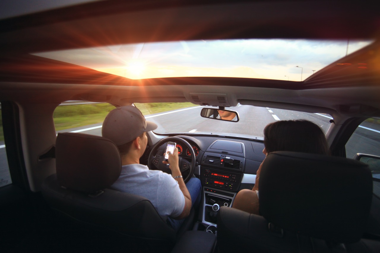 driving-407181_1280