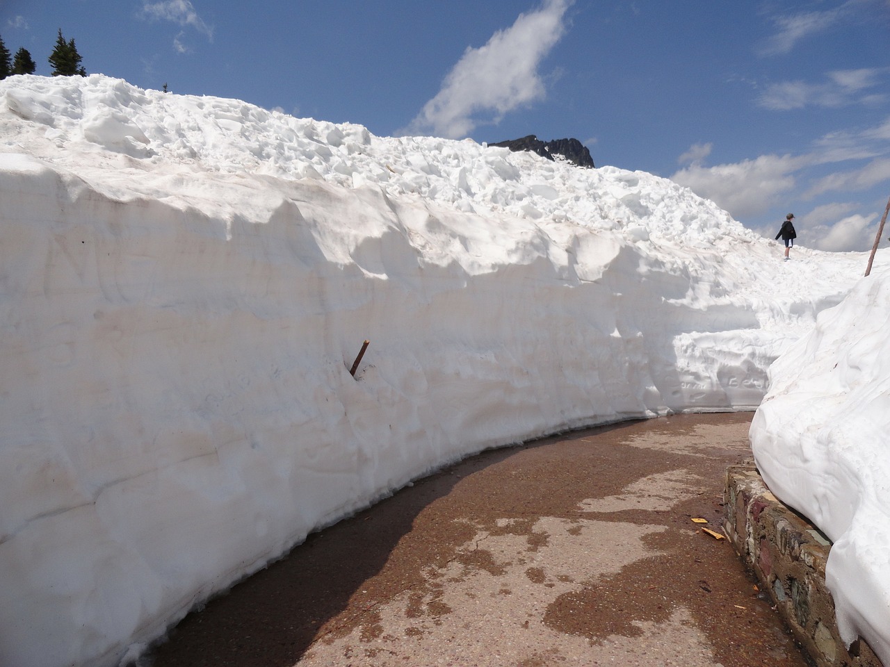 snow-244534_1280